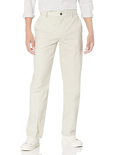 Amazon Essentials Pantaloni Chino Elasticizzati senza Pince sul Davanti e Antipiega, Vestibilità Classica Uomo